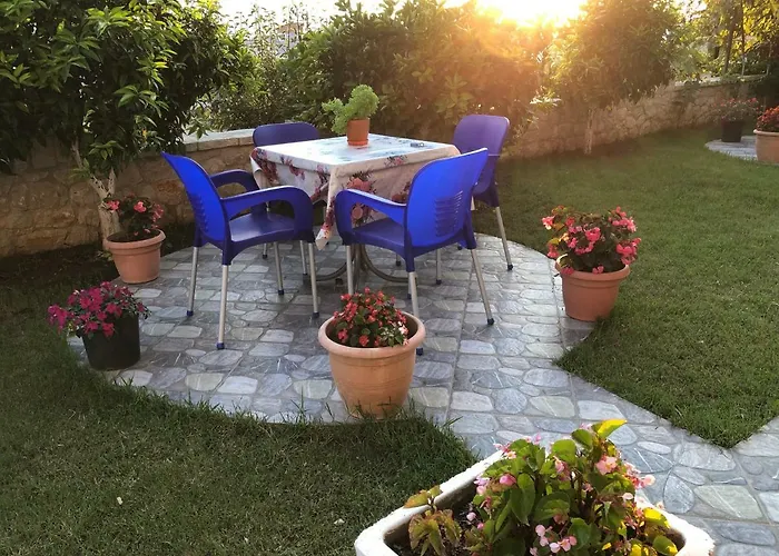 Garden Villa *